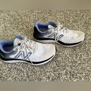 Women’s New Balance fresh foam 680 White purple Athletic running sneakers - 9.5